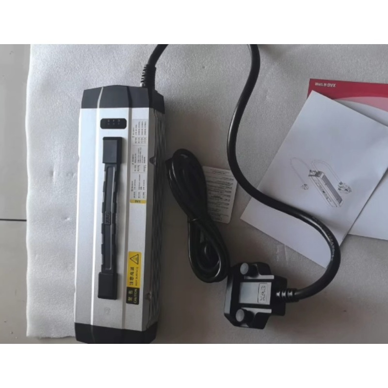 Chargeur CM13600 pour drones a - Drone Battery Charger avis et prix